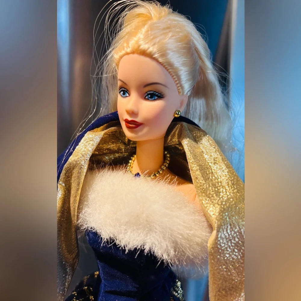 2001 Mattel "Ring in the New Year" Barbie doll. - Picture 2 of 6
